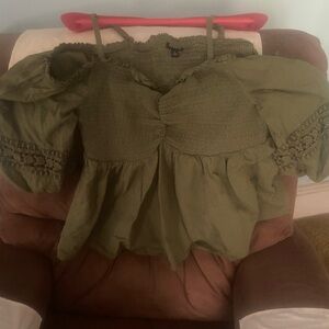 Torrid size 2 top like new
